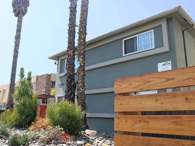 4458-64 1/2 Oregon St — Photo 16