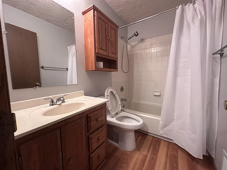 15229 Buchanan Ct — Photo 4