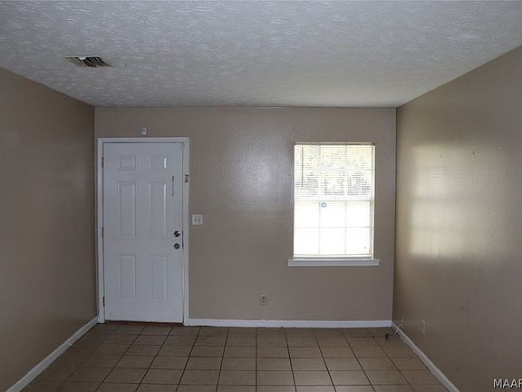 2nd image of 3000 Fredericksburg Dr