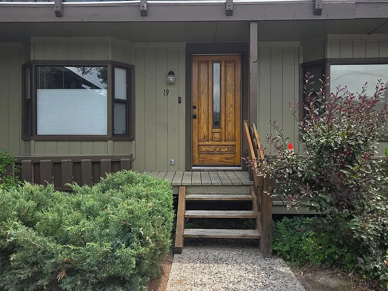 19 W Oak Ave — Photo 1