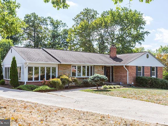 3rd image of 12501 Summerwood Dr