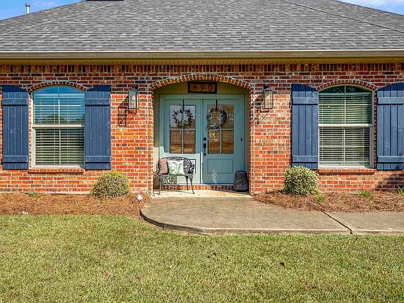 3rd image of 890 Amber Cir