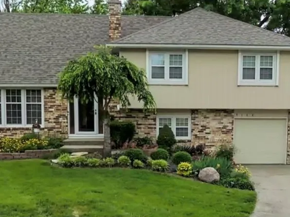9146 Antioch Rd, Overland Park, KS 66212