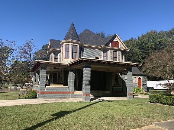 4th image of 608 E Washington Ave