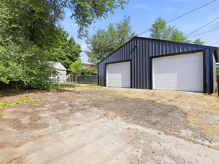 4714 N Elm St — Photo 47