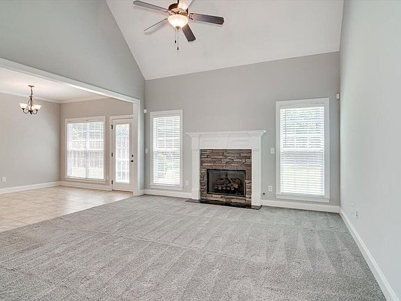 5th image of 779 Herrington Dr