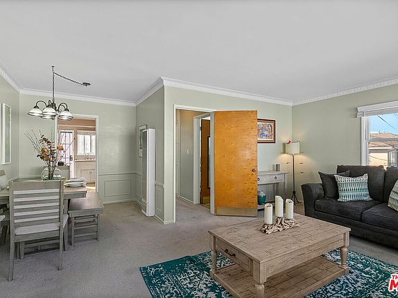 3rd image of 831 Austin Ave APT 2