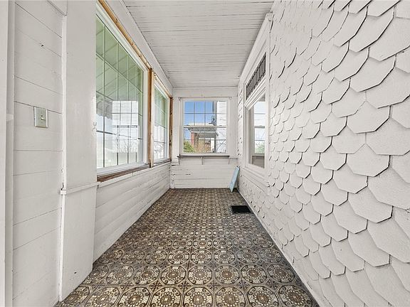 2nd image of 633 3rd St