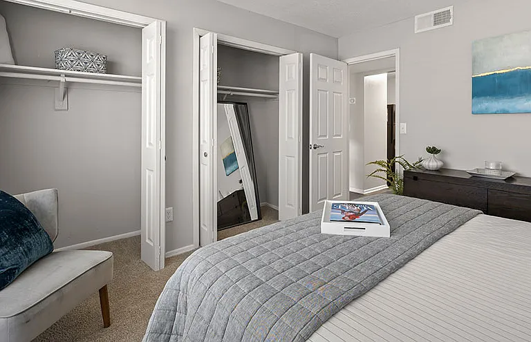 St. John's Pointe Apartment Homes — Photo 11