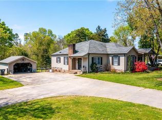 1739 S Main St, Graham, NC 27253