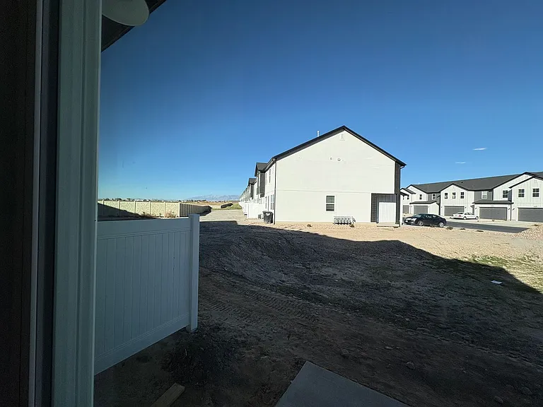 1592 N Summer Springs Cv — Photo 37
