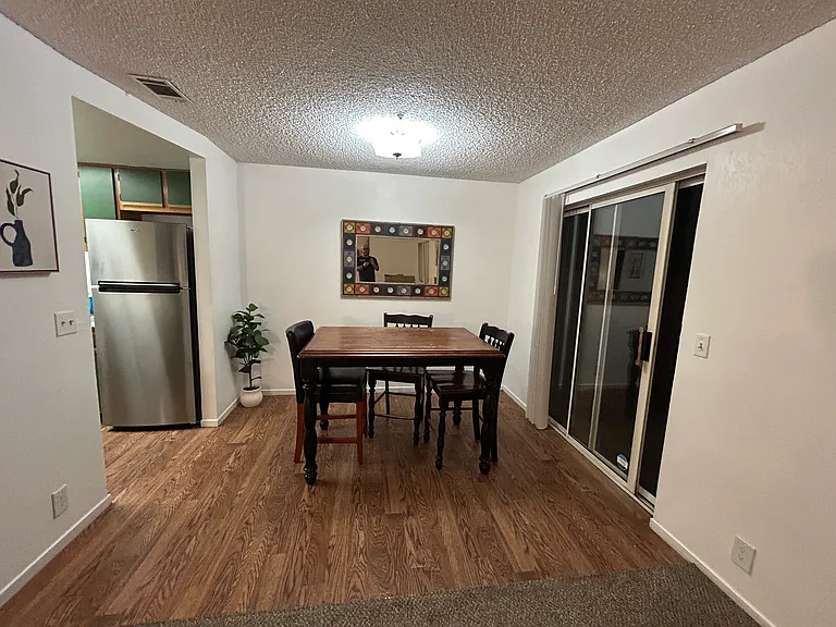1025 Southwood Dr #T — Photo 4