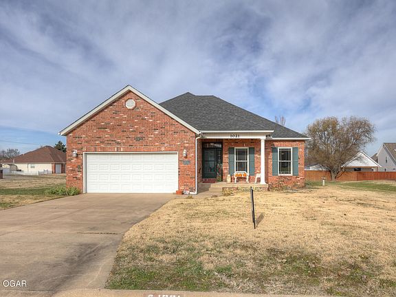 2nd image of 1021 Copper Oaks Dr