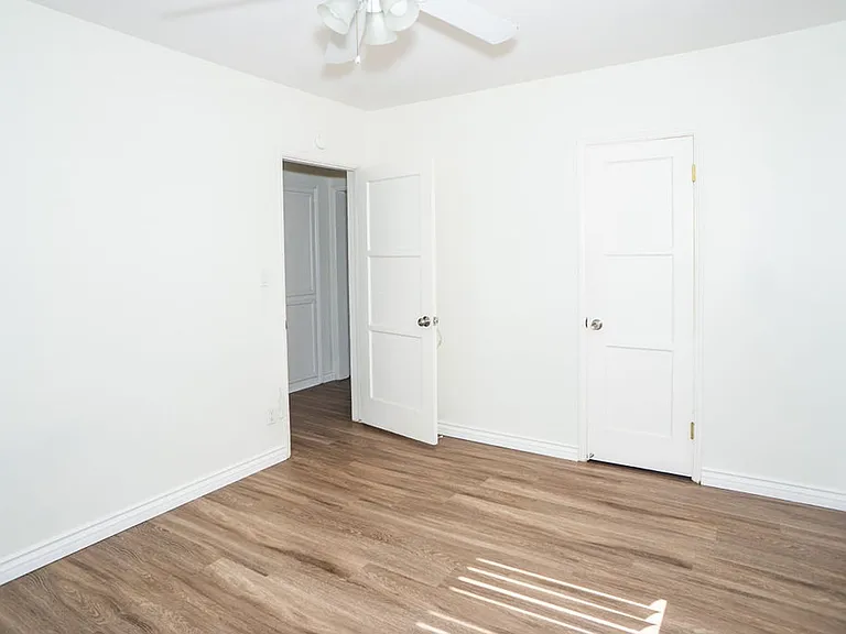 849 Emerald St — Photo 14