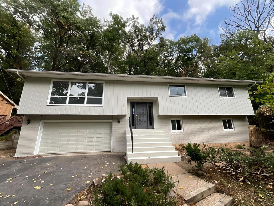 1st image of 2097 Highwood Ave E