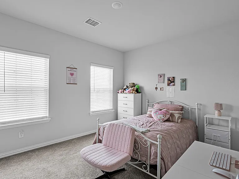 1116 Redcoat Dr — Photo 16
