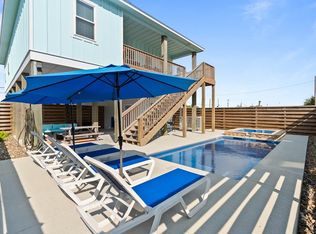1004 S Church St, Rockport, TX 78382