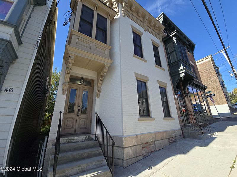3rd image of 48 Second Avenue