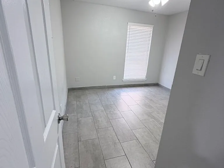 Stoneriver Apartments — Photo 8