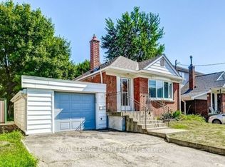 17 Dyson Blvd, Toronto, ON M1R 1A9