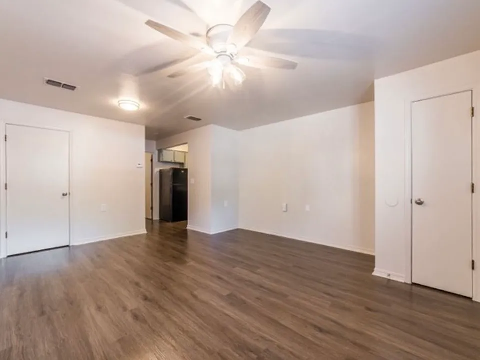 215 W Watson St #7
