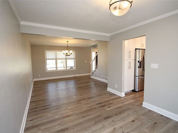 4th image of 8929 Highland Oaks Dr