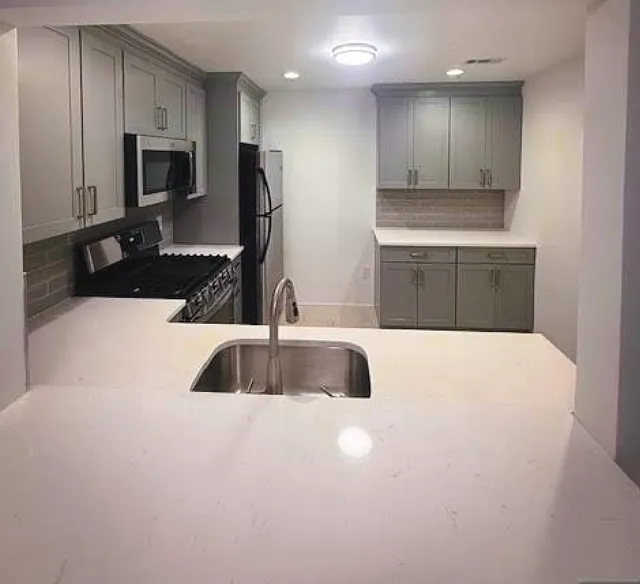 2 bed, 1022 sqft, $3,900 — Photo 3