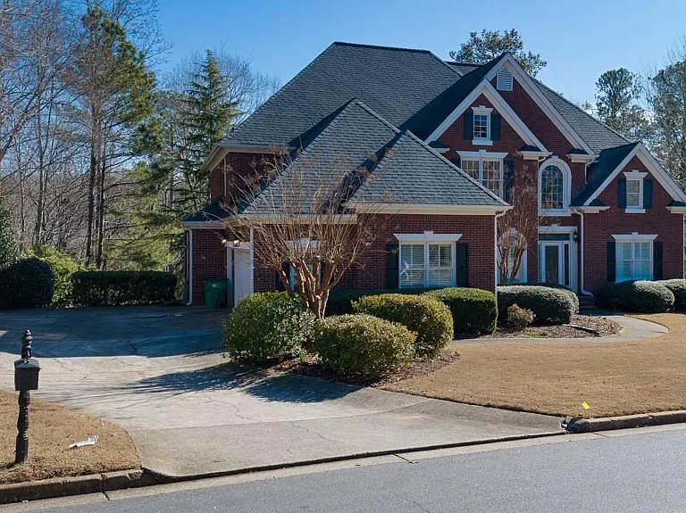 9445 Stoney Ridge Ln — Photo 3