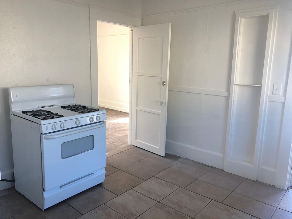 1st image of 3076 Imperial Ave
