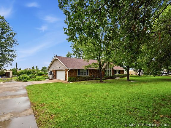 3rd image of 23734 S South Ridge Dr