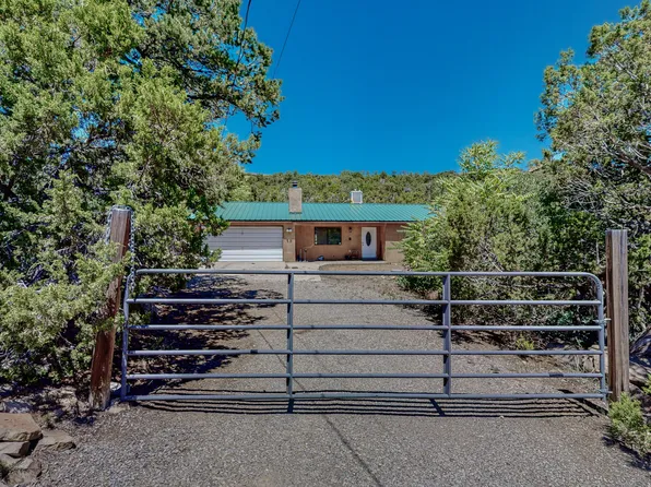 36 Calyx Ln, Cedar Crest, NM 87008