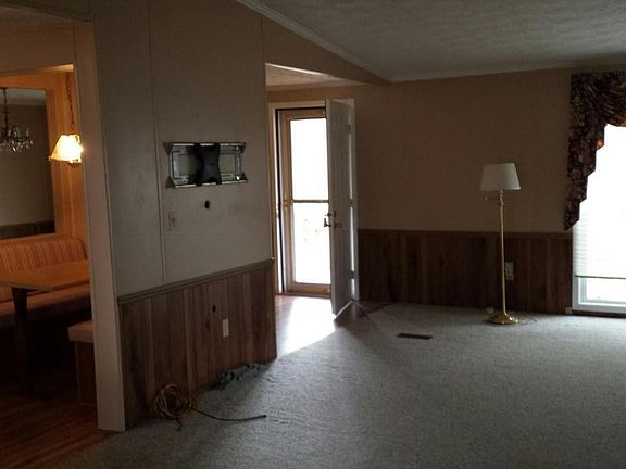3rd image of 2588 Lake Upchurch Dr