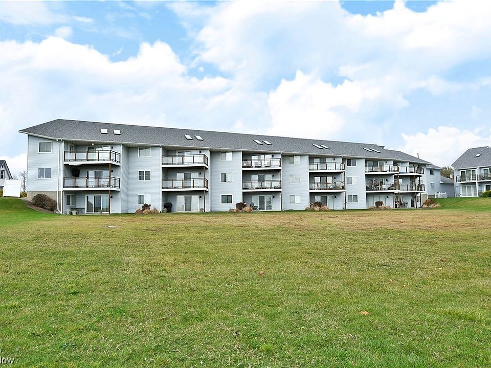 1st image of 1025 Harbor St APT 35