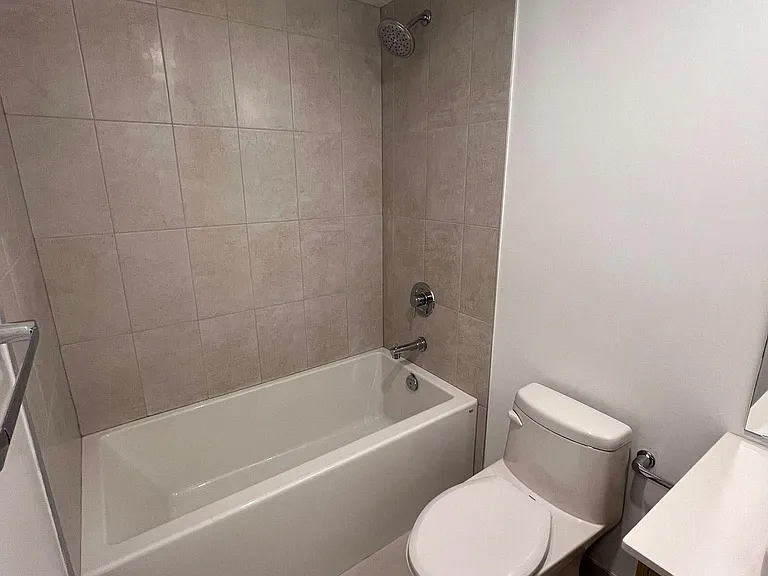 1195 The Queensway #1003 — Photo 10
