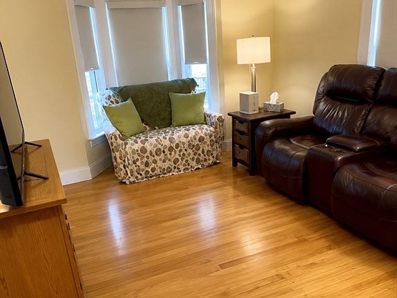 5th image of 28 Everett St #0