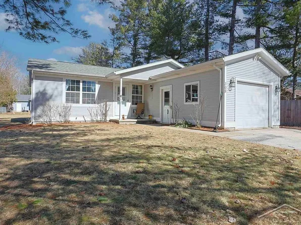 308 W 4th St, Gladwin, MI 48624