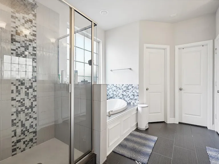 5012 Engleswood Trl — Photo 19