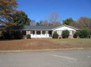 6 Royal Oaks Pl, Jackson, TN 38305