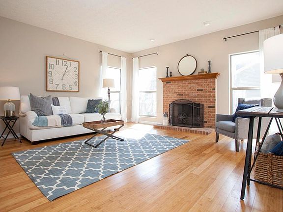 2nd image of 740 Montmorency Dr E