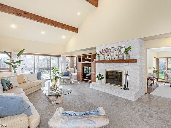 3rd image of 2625 Fairwood Dr