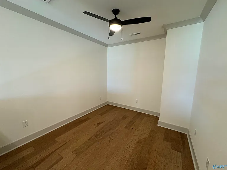 127 Bullpen Aly — Photo 28