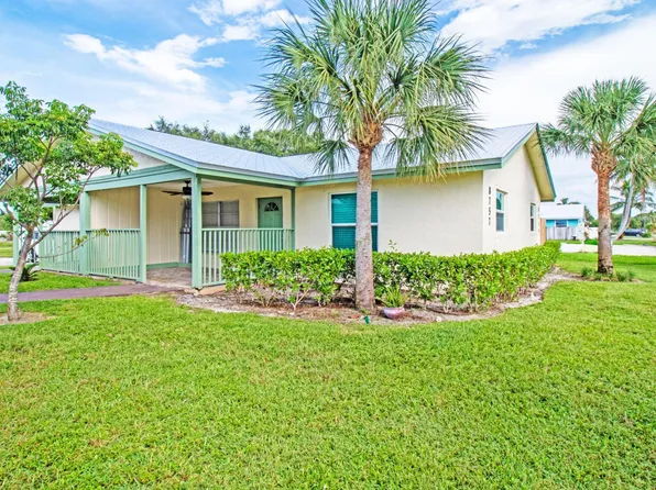 8755 SE Hobe Ridge Ave, Hobe Sound, FL 33455
