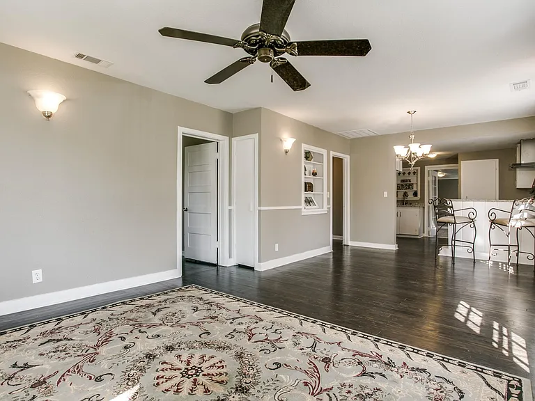 2921 Livingston Ave — Photo 5