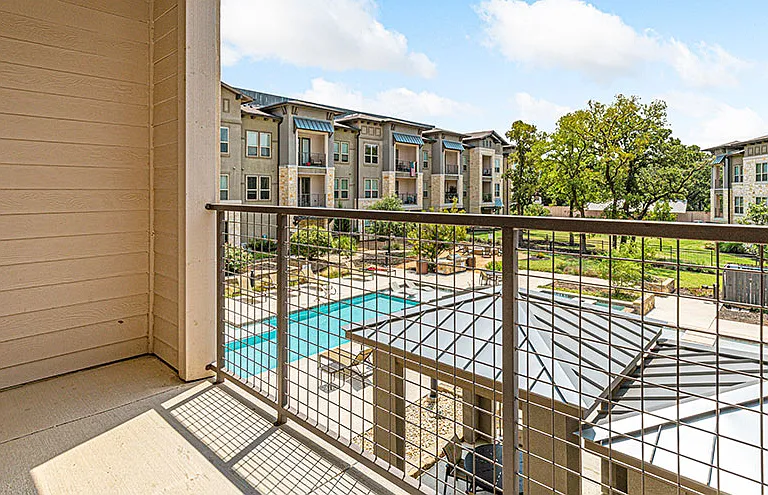 Hickory Creek Ranch Apartments — Photo 36