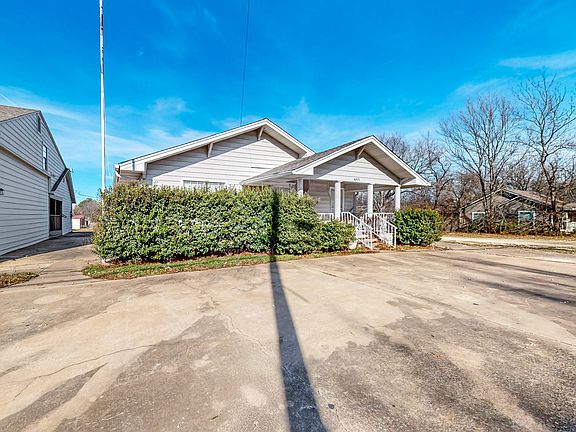 3rd image of 409 W Main St
