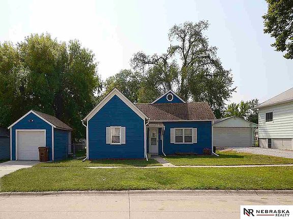 2nd image of 311 2nd St