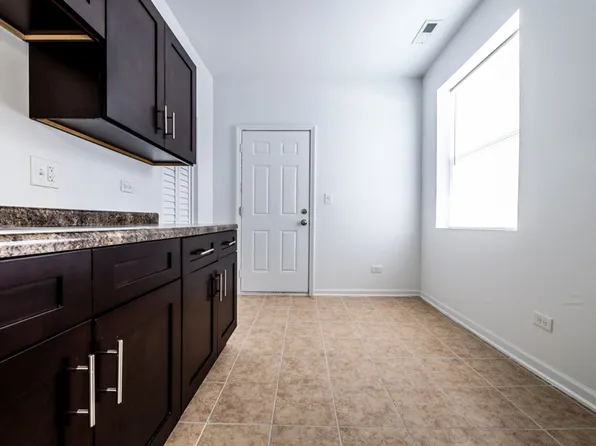 107-113 N Laramie Ave Chicago, IL 60644