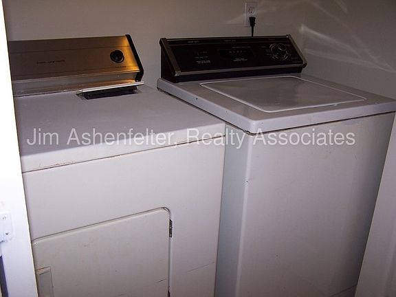 3rd image of 3603 Woodbriar Cir APT I