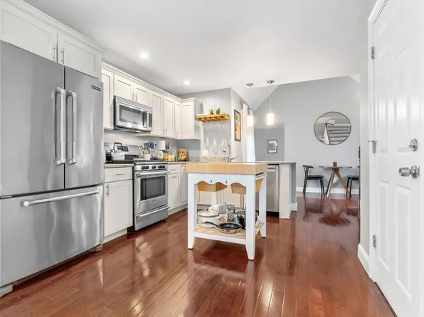 156 Park St #2, Medford, MA 02155