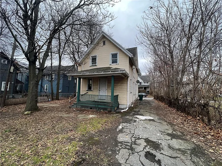 10 Locust St — Photo 4